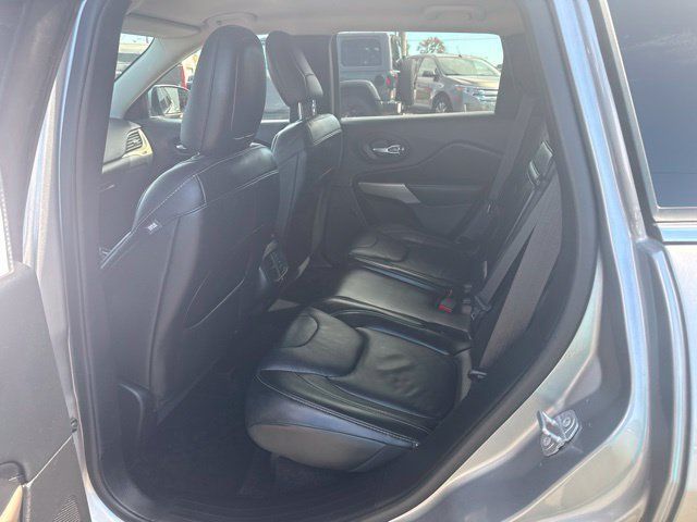 Used 2017 Jeep Cherokee Limited FWD image 10