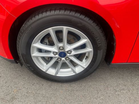 Used 2016 Ford Focus SE image 9