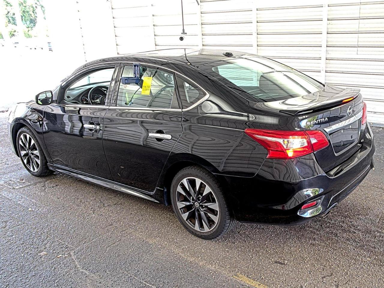 Used 2019 Nissan Sentra SR w/ Premium Package (SR) FWD image 5