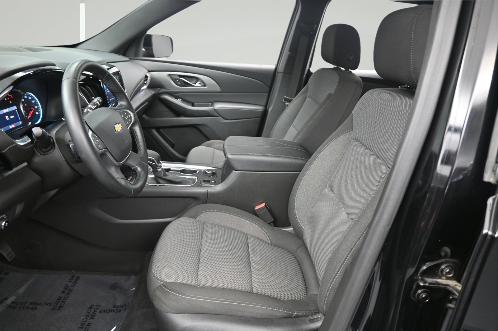 Used 2023 Chevrolet Traverse LT FWD image 9