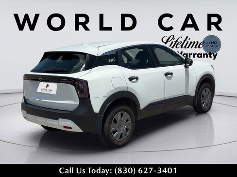 Used 2025 Nissan Kicks S FWD image 3