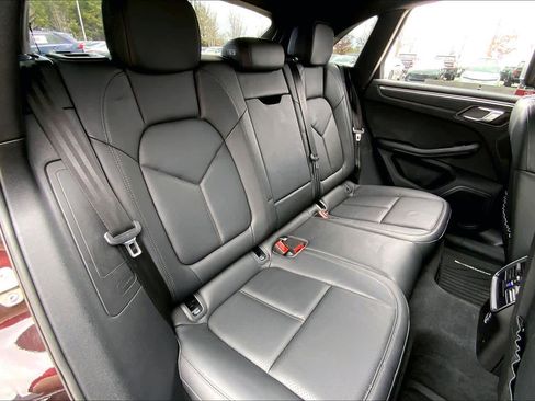 Used 2021 Porsche Macan S image 19