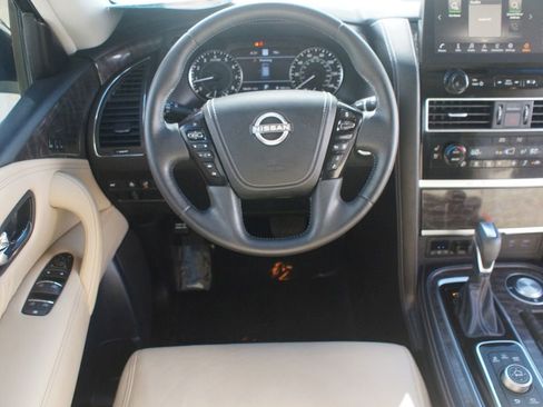 Used 2022 Nissan Armada Platinum w/ Captain's Chairs Package RWD image 5