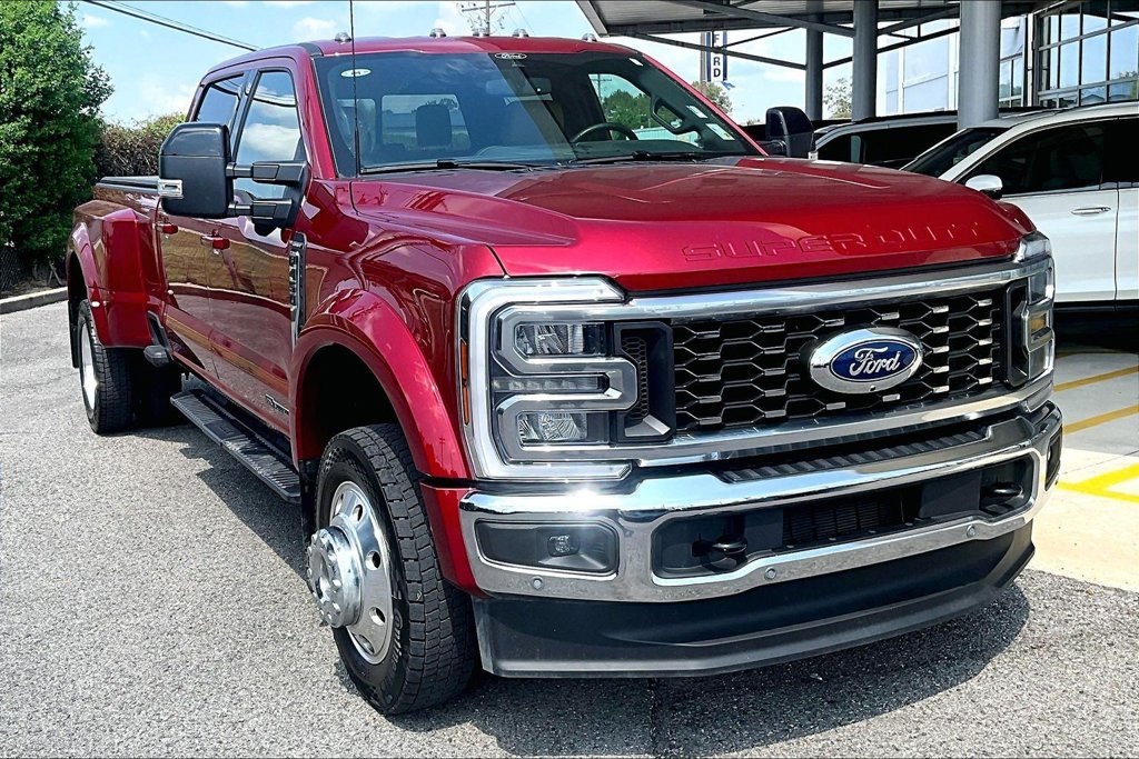 Certified 2026 Ford F450 Lariat w/ Lariat Premium Package AWD/4WD image 3