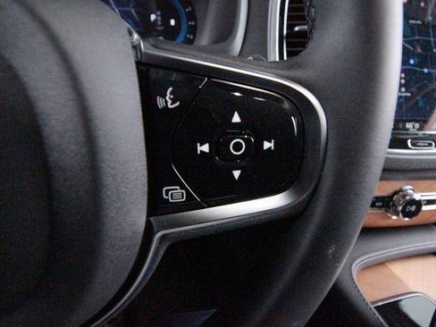 Certified 2025 Volvo XC90 B6 Plus w/ Protection Package Premier image 20