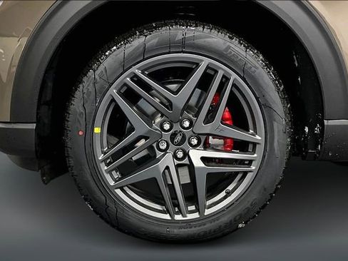 New 2026 Ford Explorer ST-Line w/ ST-Line Street Pack image 13