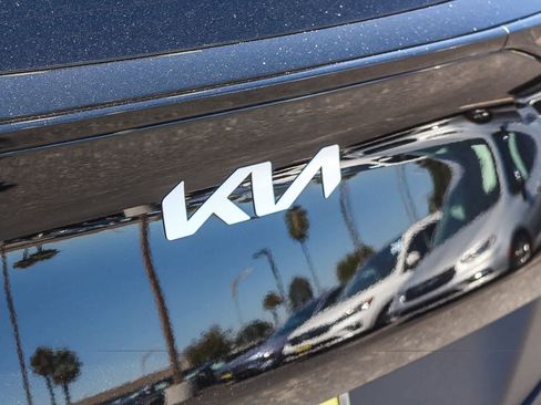 Used 2026 Kia Sportage EX FWD image 9
