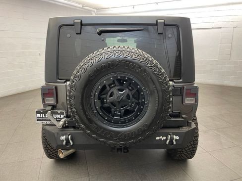 Used 2018 Jeep Wrangler Unlimited Sport S AWD/4WD image 6