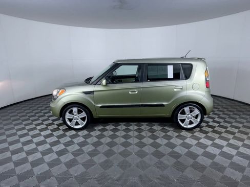 Used 2010 Kia Soul ! image 6