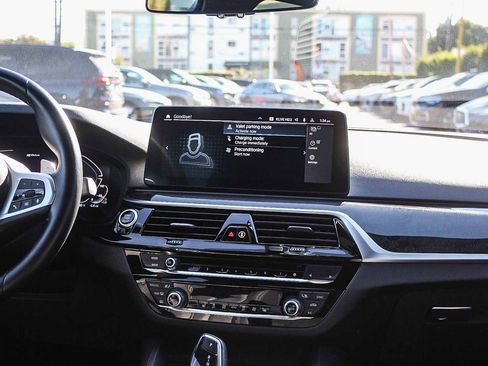 Used 2023 BMW 530e w/ M Sport Package image 13