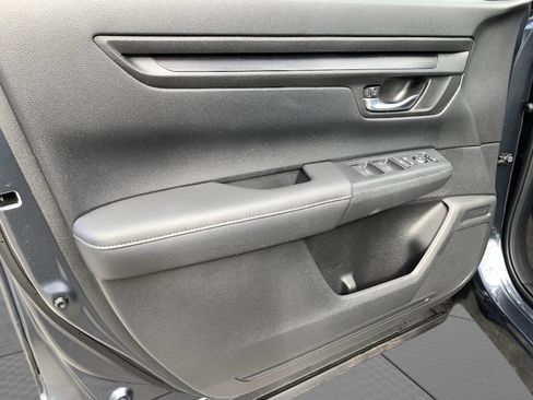 Used 2023 Honda CR-V LX image 10