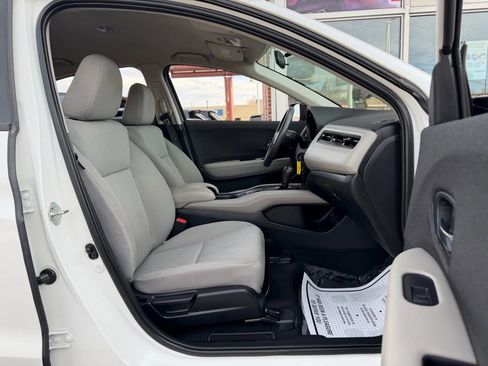 Used 2021 Honda HR-V LX image 18