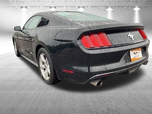 Used 2015 Ford Mustang Coupe RWD image 9