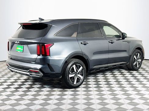 Used 2023 Kia Sorento S image 10
