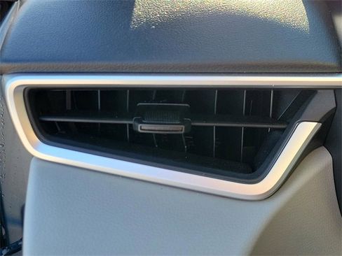 Used 2025 Toyota Corolla LE image 25