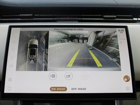 Used 2023 Land Rover Range Rover SE image 27