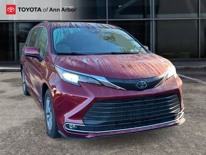 Used 2021 Toyota Sienna XLE