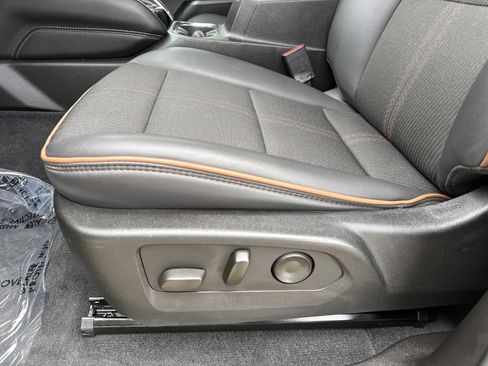 Used 2024 GMC Canyon AT4 w/ Technology Package AWD/4WD image 12