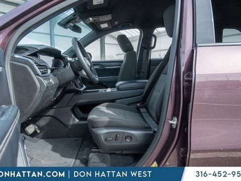 Used 2025 GMC Acadia Elevation image 18