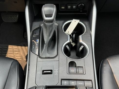 Used 2020 Toyota Highlander XLE AWD/4WD image 27