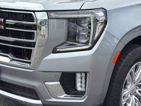 Used 2024 GMC Yukon XL SLT w/ SLT Premium Package AWD/4WD image 9