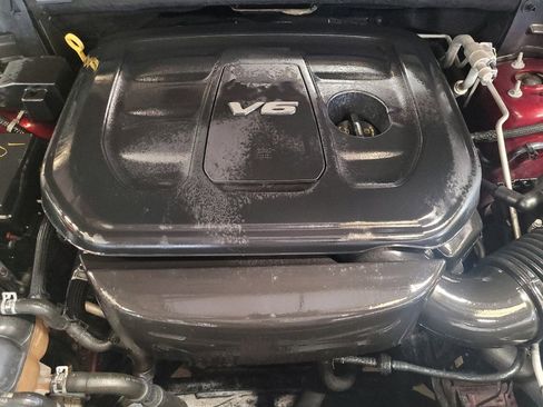 Used 2017 Jeep Grand Cherokee Laredo image 30