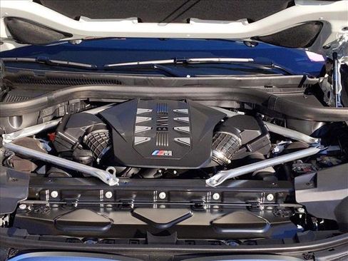 New 2025 BMW X7 M60i w/ Climate Comfort Package image 18