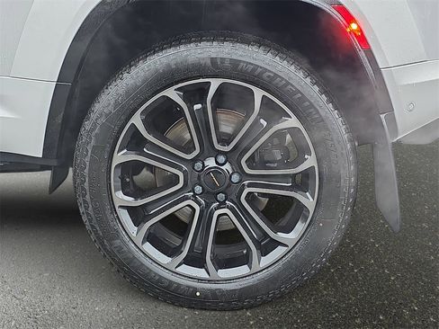 New 2026 Land Rover Defender 110 OCTA image 34