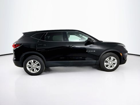 Used 2019 Chevrolet Blazer LT FWD image 2