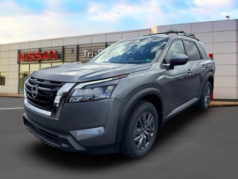 New 2025 Nissan Pathfinder SV image 2