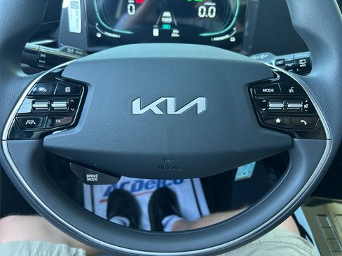 New 2026 Kia Niro LX FWD image 23