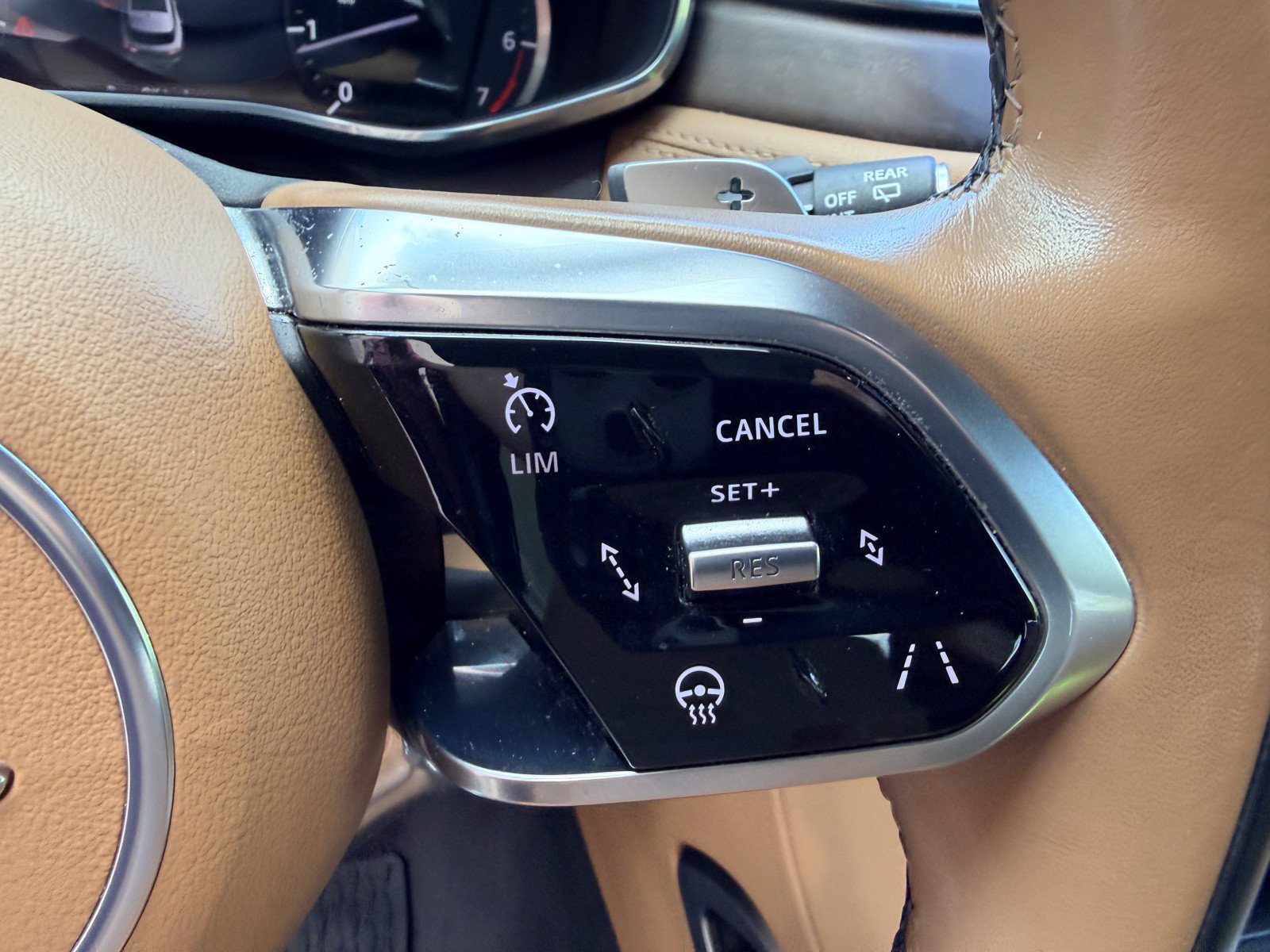 Used 2023 Jaguar F-PACE S AWD/4WD image 16