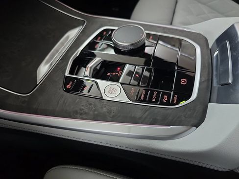 New 2026 BMW X5 xDrive40i w/ M Sport Package AWD/4WD image 23