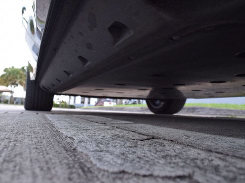 Used 2022 Audi e-tron Premium image 95