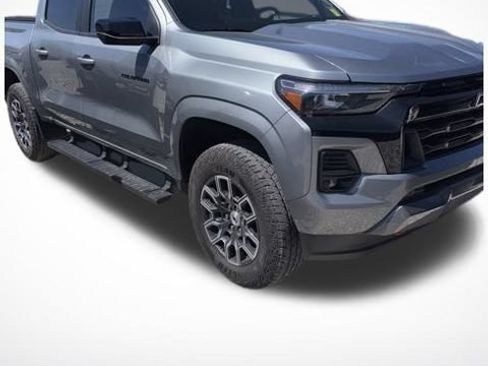Used 2023 Chevrolet Colorado Z71 w/ Z71 Convenience Package 2 AWD/4WD image 4