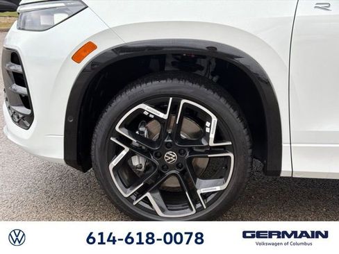 New 2026 Volkswagen Tiguan SEL R-Line image 11