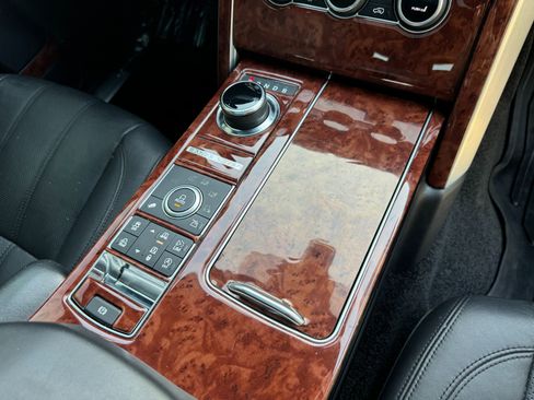 Used 2017 Land Rover Range Rover HSE image 39