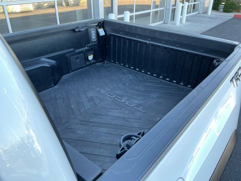 Certified 2023 Toyota Tacoma TRD Off-Road w/ Black Out Package (TMS) image 30