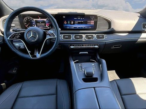 Used 2025 Mercedes-Benz GLE 350 4MATIC image 7