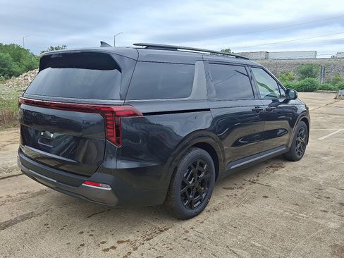 New 2026 Kia Carnival SX Prestige FWD image 3