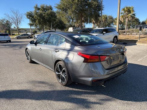 Used 2025 Nissan Altima 2.5 SR image 3