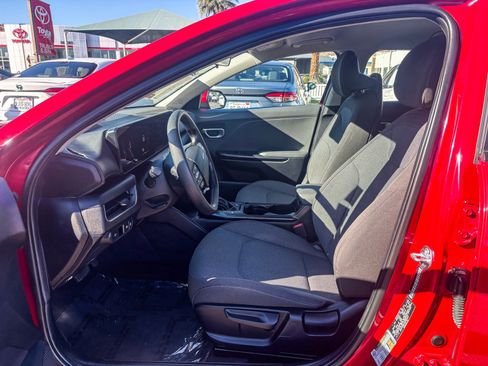 Used 2025 Kia K4 LXS image 21