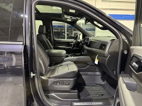 New 2026 Chevrolet Suburban Premier w/ Sun And Tow Package image 15
