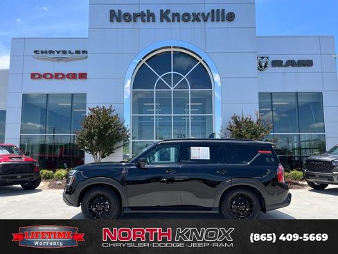 Used 2025 Nissan Armada PRO-4X w/ Pro-4X Premium Package AWD/4WD image 2