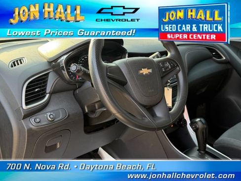 Used 2019 Chevrolet Trax LS FWD image 18
