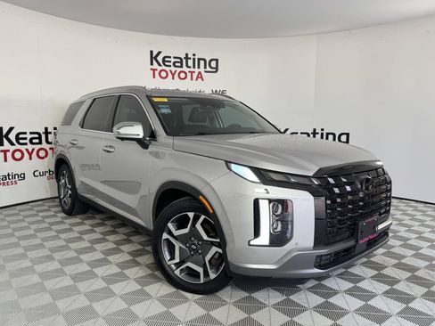 Used 2024 Hyundai Palisade Limited FWD image 3