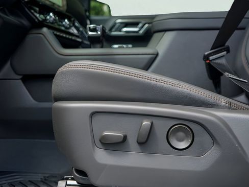 New 2026 GMC Sierra 1500 AT4 w/ AT4 Premium Package AWD/4WD image 18