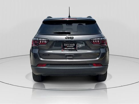 Used 2023 Jeep Compass Latitude w/ Sun and Sound Group AWD/4WD image 6