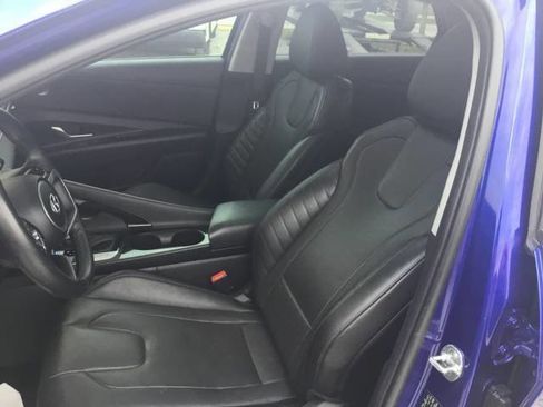 Used 2022 Hyundai Elantra Limited image 13