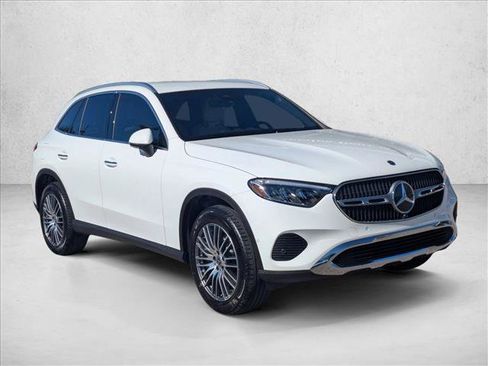 Certified 2026 Mercedes-Benz GLC 300 image 2